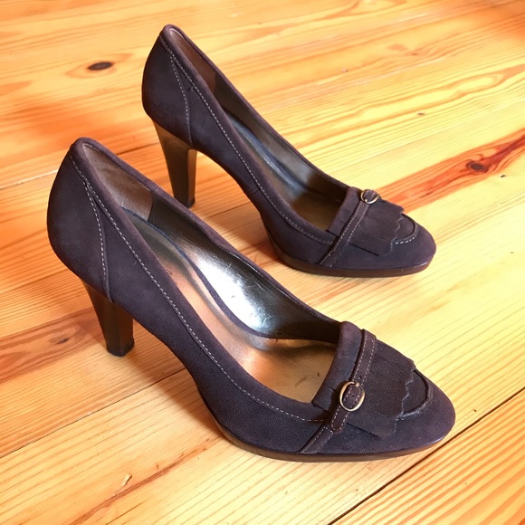 Ann Taylor Loft Brown Suede Pointed Toe Pumps, EUC, 7 - Picture 3 of 9
